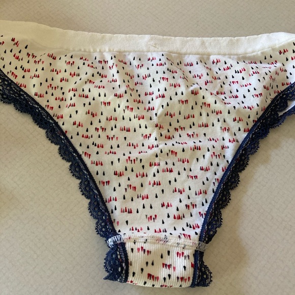 Victoria’s Secret M Cheekini NWT - Picture 4 of 4